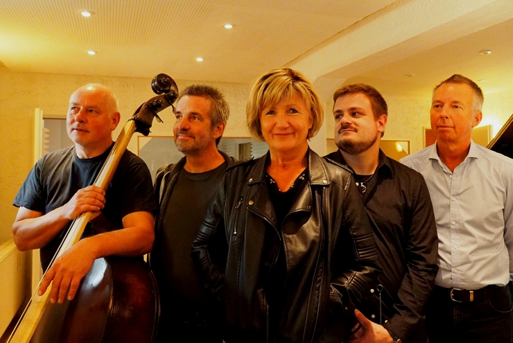 Veronika Faber mit Band (Foto: Dagmar Rutt)
